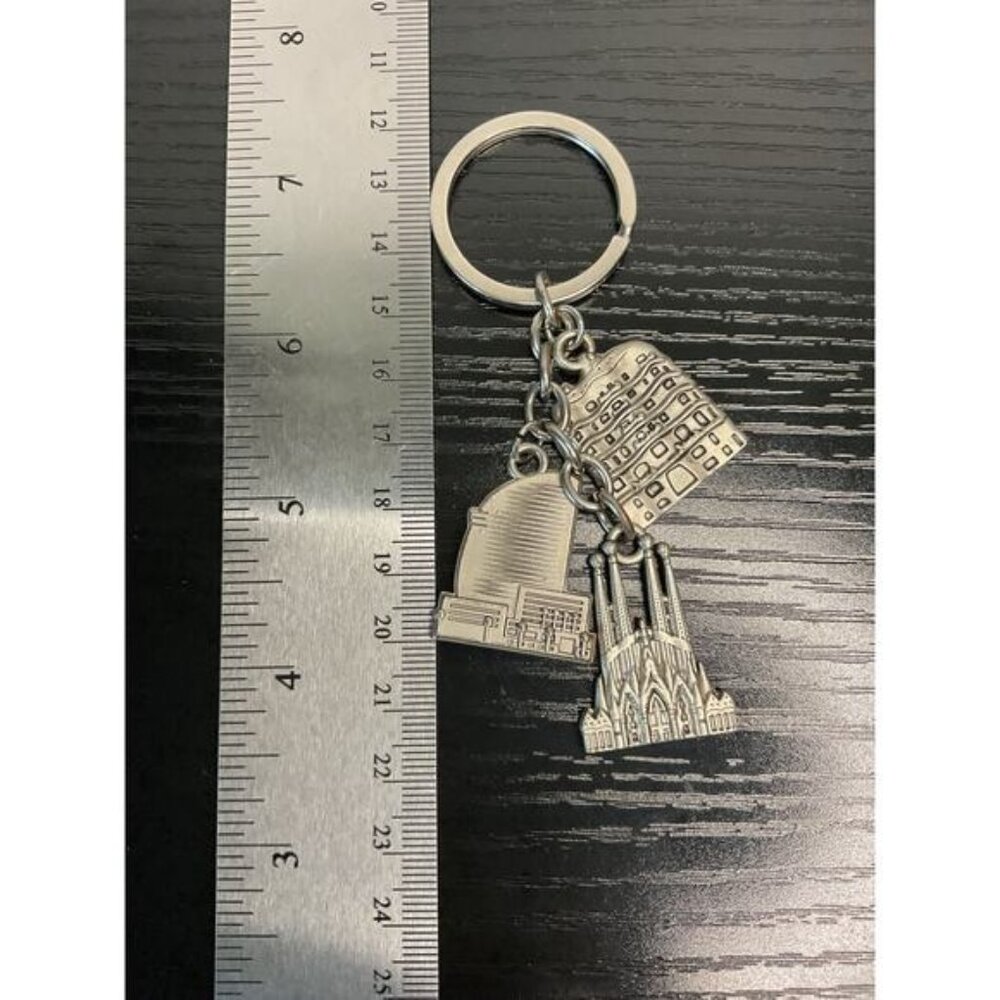 Barcelona Landmark Metal Keychain With Sagrada Familia & Casa Mila Charms - Picture 3 of 3